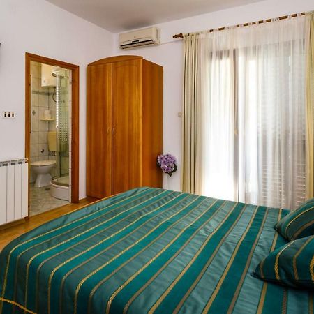 Rooms Mimi Krk Town Exterior photo