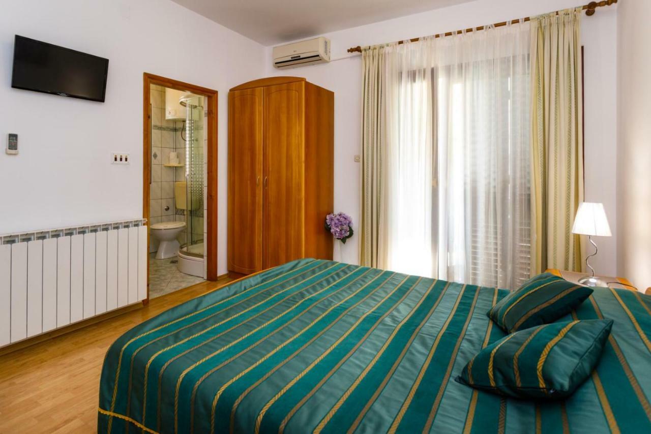 Rooms Mimi Krk Town Exterior photo