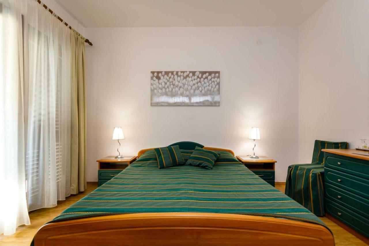 Rooms Mimi Krk Town Exterior photo