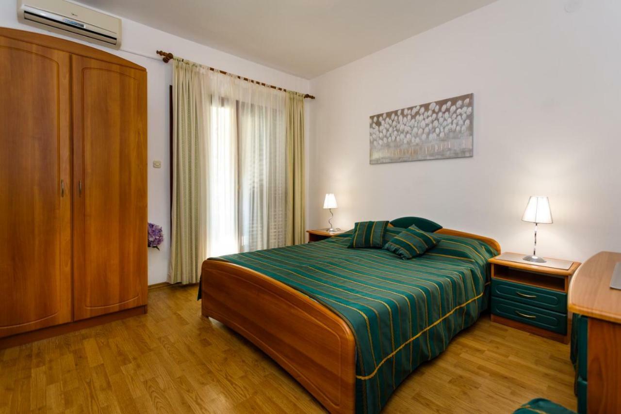 Rooms Mimi Krk Town Exterior photo